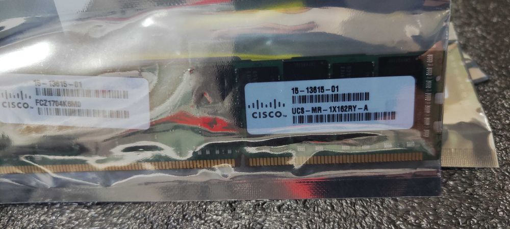 Продавам сървърна рам памет Samsung / SK hynux - DDR3