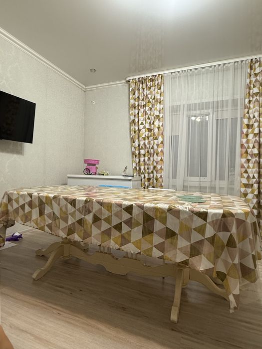 Продам стол кухонный