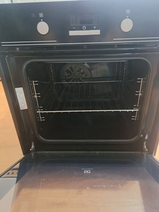 Духовка Electrolux