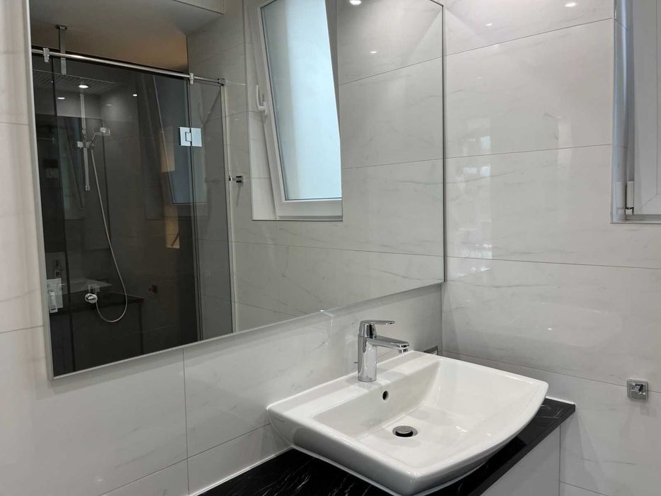 Дава се под наем Тристаен апартамент в София, Хиподрума - 95 кв.м за 325 € - Снимка #1