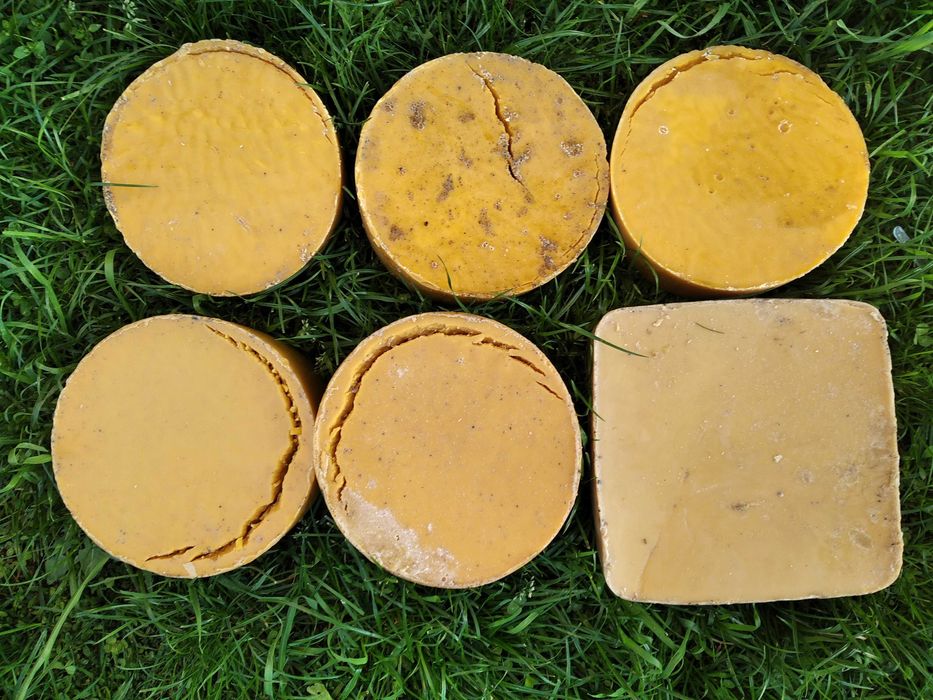 Натурален пчелен восък