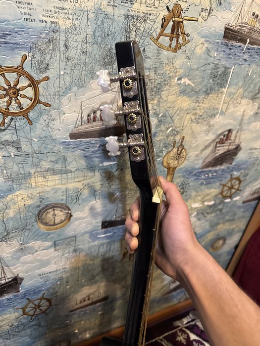 Акустическая гитара