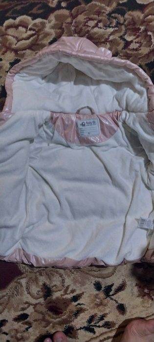 Продам десткую куртку для девочек