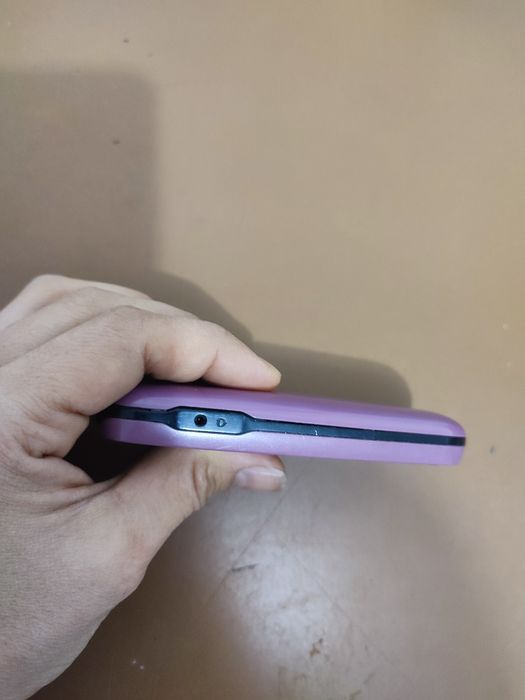 Сотовый телефон продам