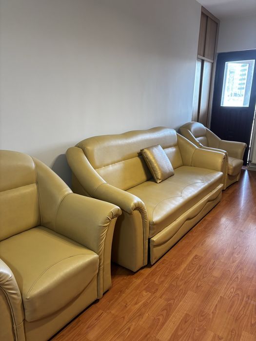 Set canapea extensibilă + 2 fotolii