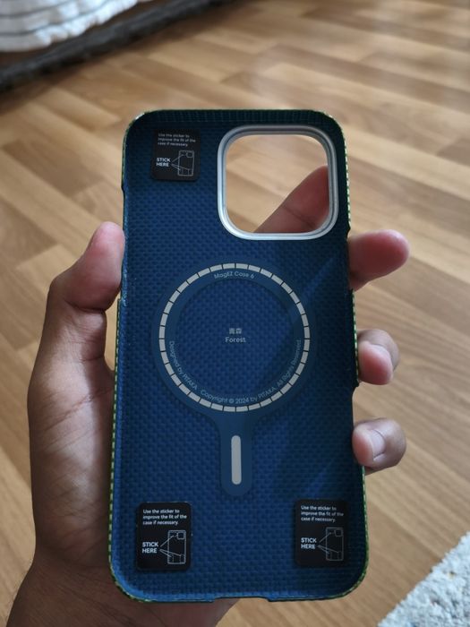 Чехол карбоновый оригинал от PITAKA для iPhone 16