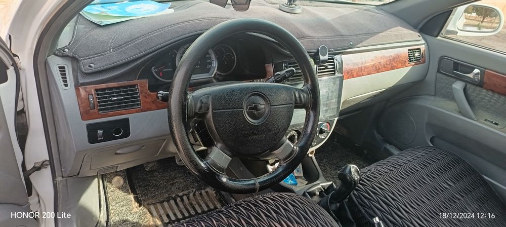 Lasetti xolati ajoyib