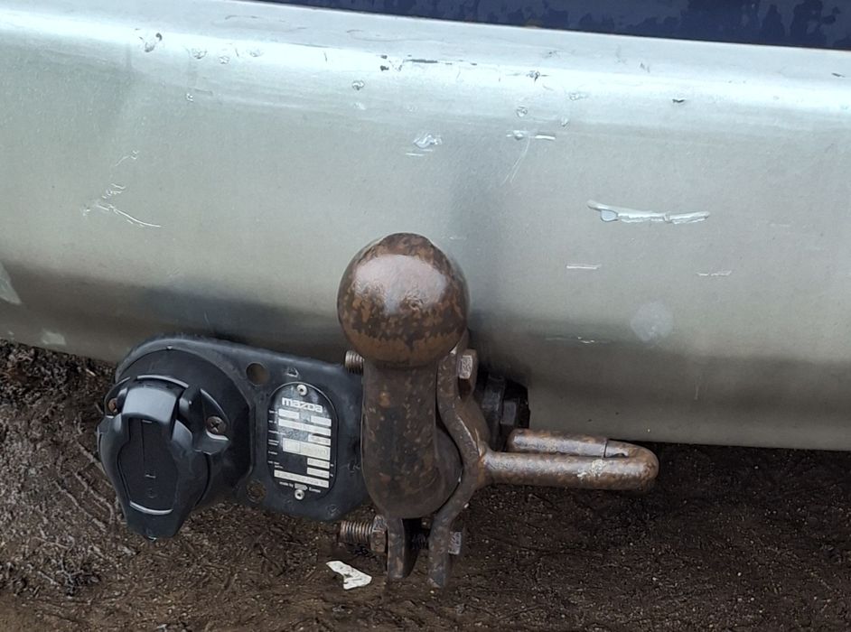 Теглич за Mazda 6