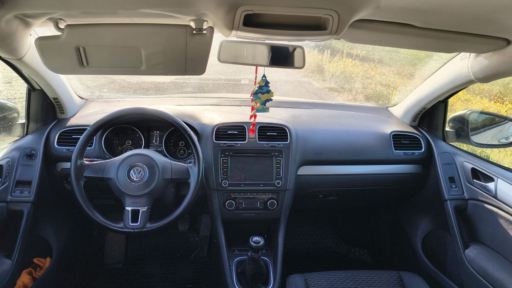 VW Golf 6 / 1.6tdi / ușor avariat.