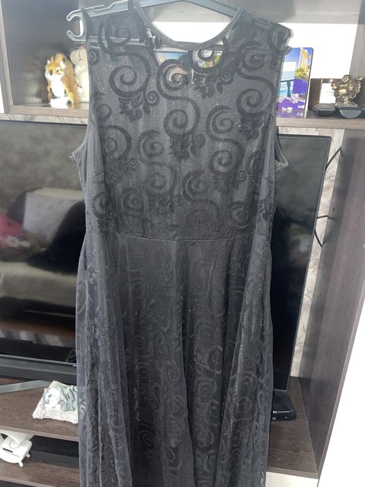 Продам женские платья