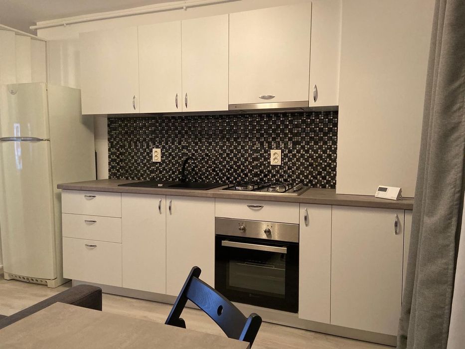 Închiriez apartament