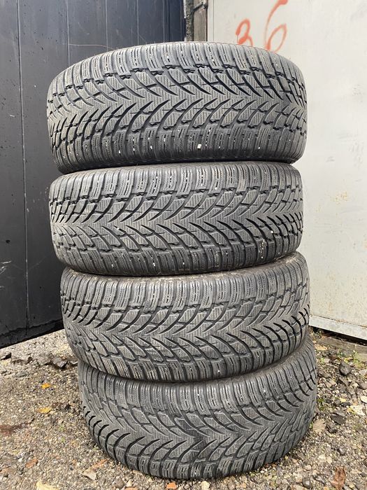 235/50/19 Nokian 4бр