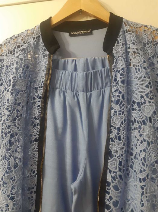 Женский брючный костюм