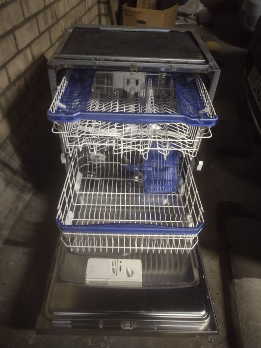 Посуда мойка Аристон яхши холатда