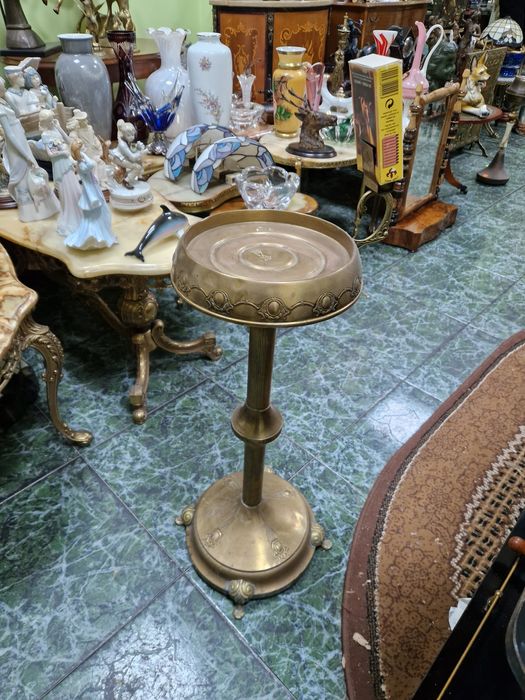 Антикварен бронзов подов пепелник