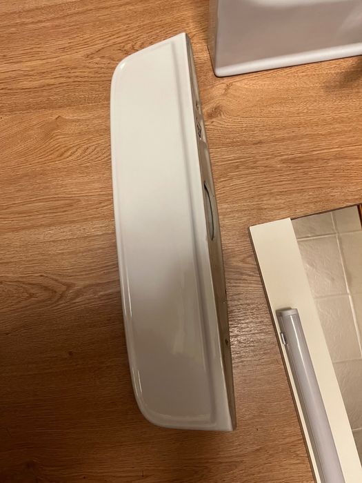 Set baie mobilier baie, oglindă, neoane etajeră și chiuvetă cu robinet