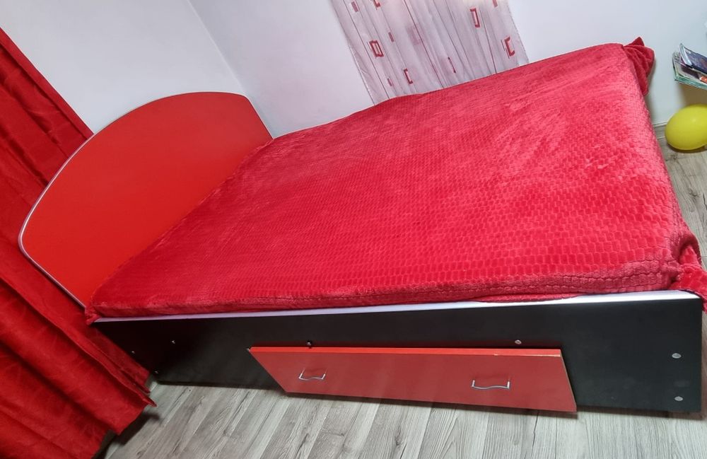 Pat de vânzare  cu șifonier