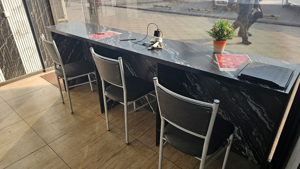 Maxsus mebellar fast foodga