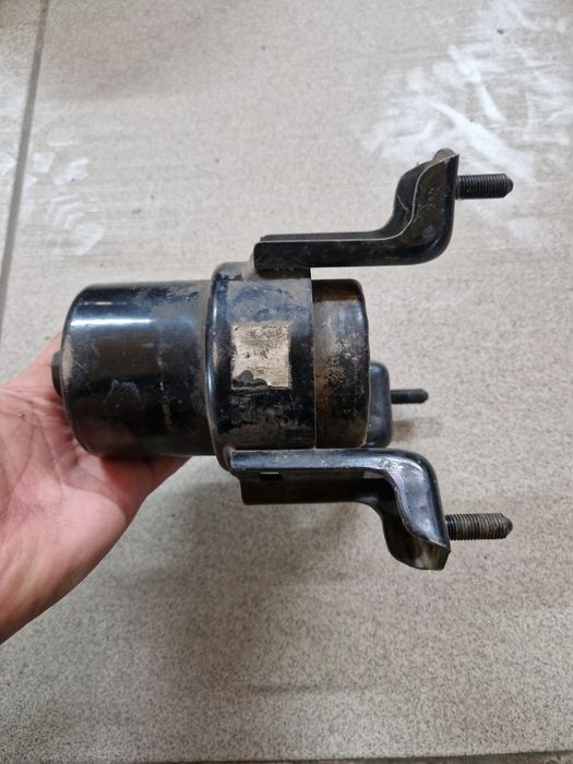 Подушка двс камри 50