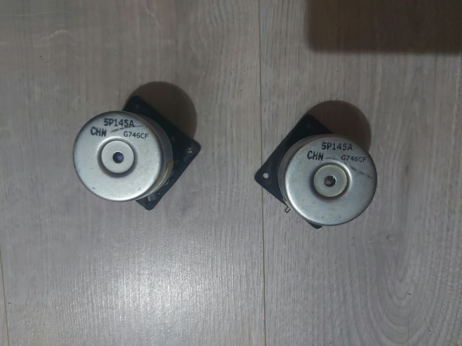 Difuzoare Bose 5P145A / G746CF. (Mid-High / Full-range).
Impedanță: 4 Ohmi