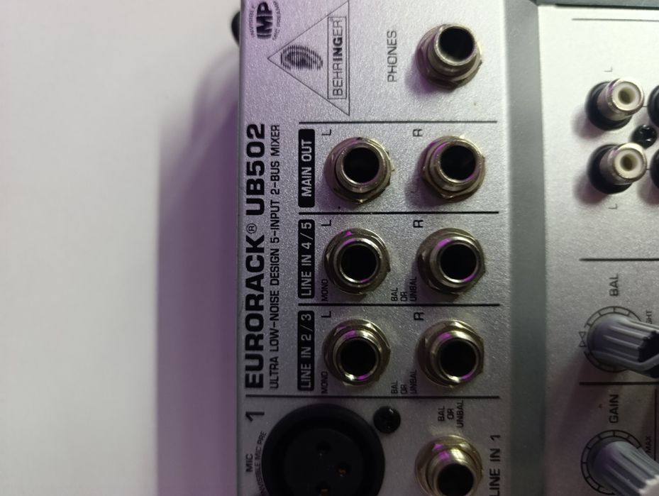 Mixer berhinger eurotrack ub502 impecabil perfect funcțional