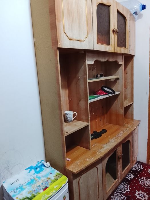 Shkaflar sotiladi narxi 700 000 bitta katta bittasi kichkina
