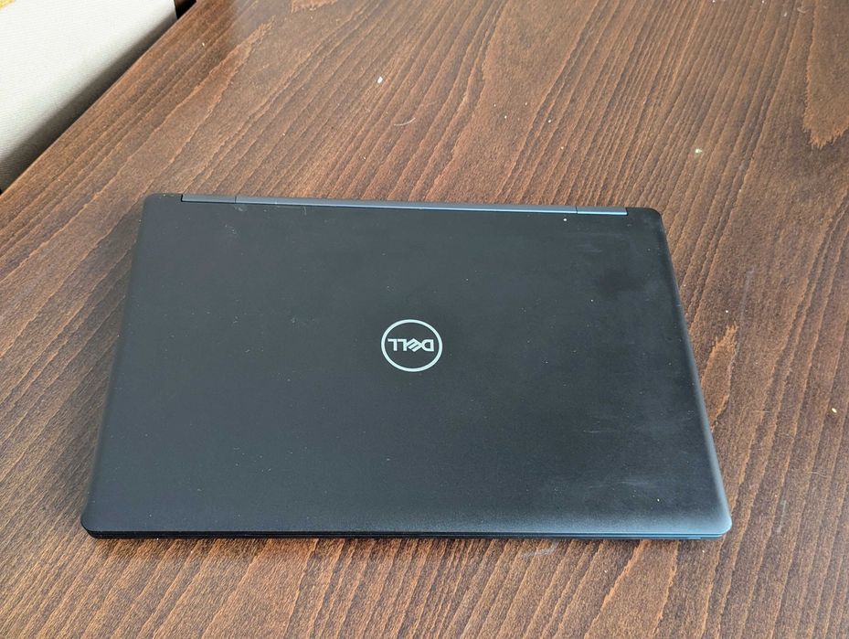 Dell Latitude 5590 - 15.6" - FHD - i5-8250U - 8/256 GB + Win11