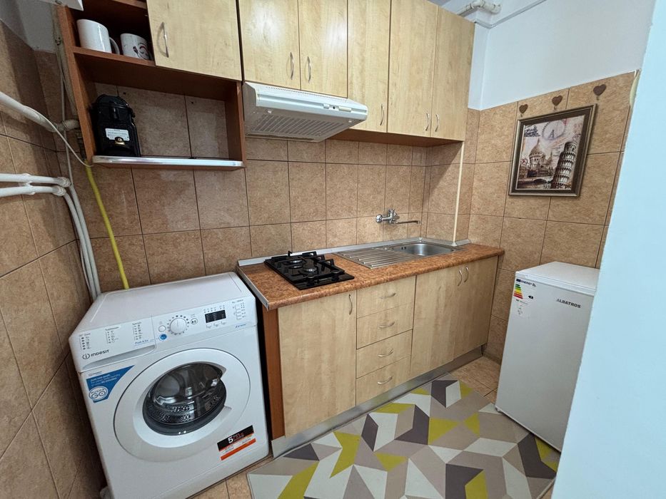 Inchiriez garsoniera la Burdea