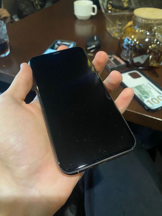 Продам Iphone 11 pro gold