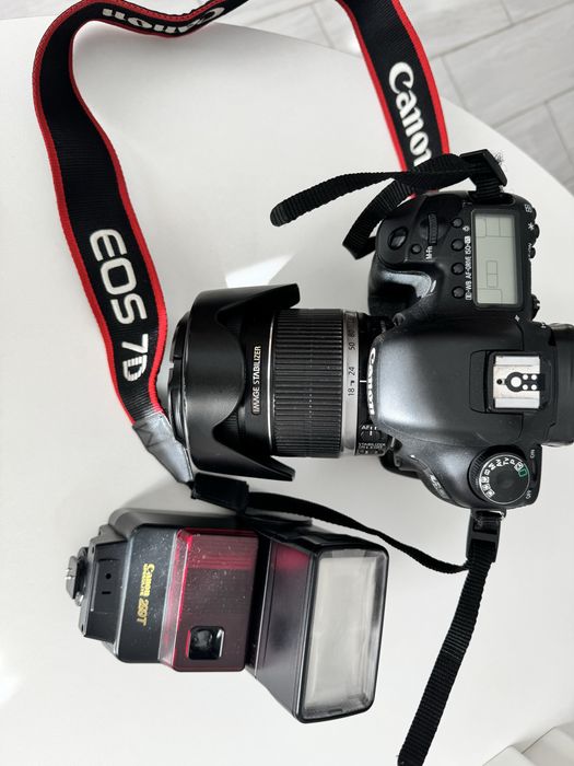 Продам фотоаппарат Canon EOS 7D