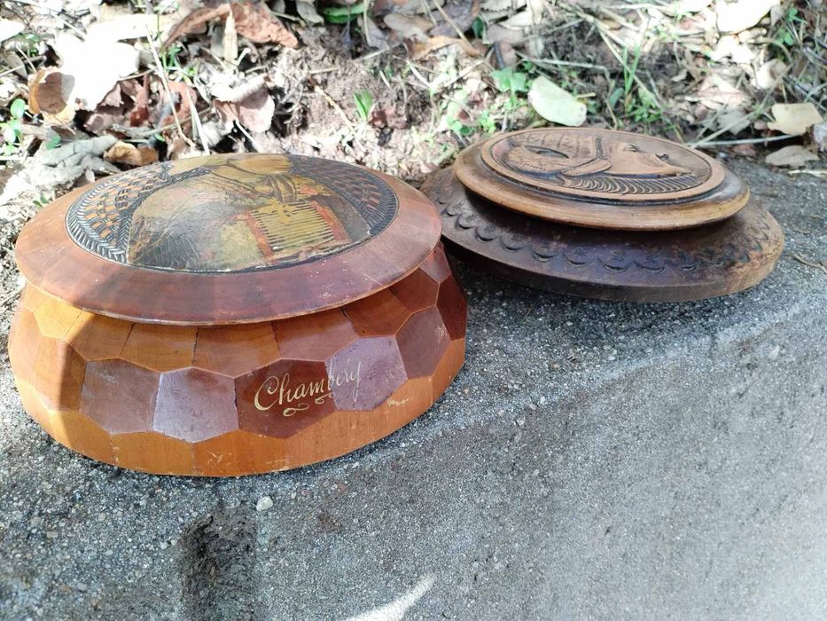 Здрави запазени дървени кутии