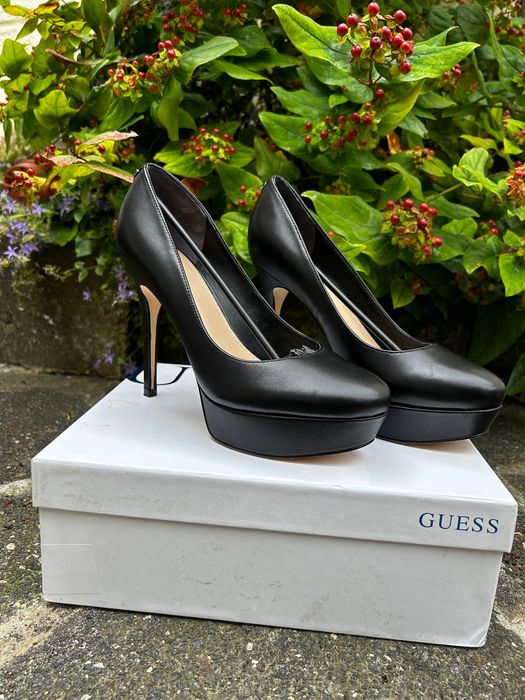 Guess черни обувки