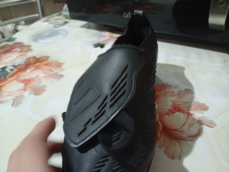 Продаю бутсыAdidas predator