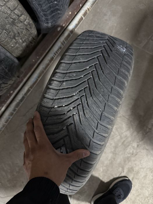 Покрышка michelin.