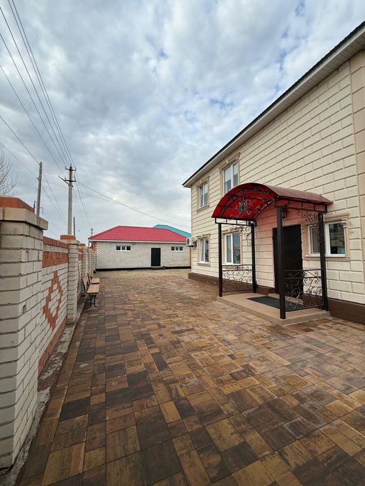 Продам котедж в одном дворе 2 дома