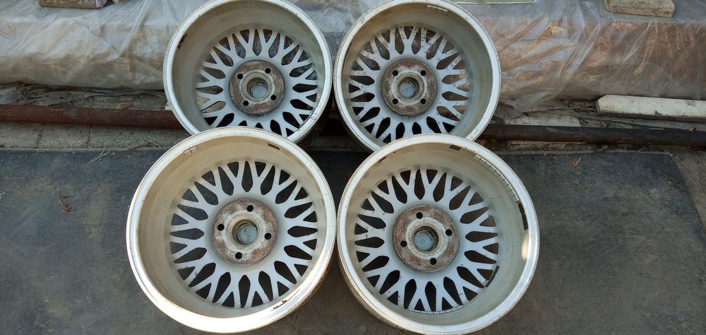 Джанти-алуминиеви,стоманени с гуми