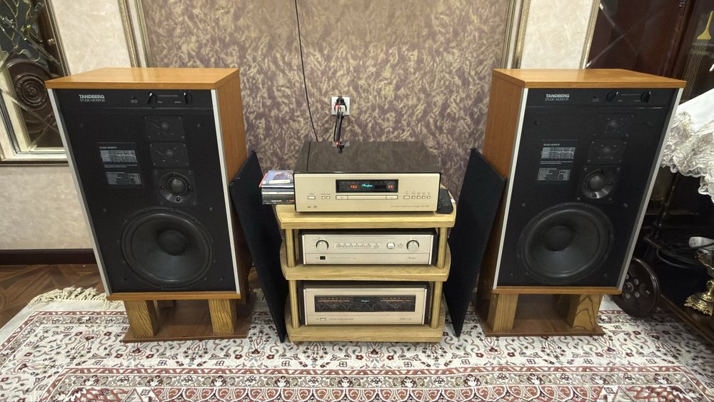 Tandberg studio monitor( norvey)