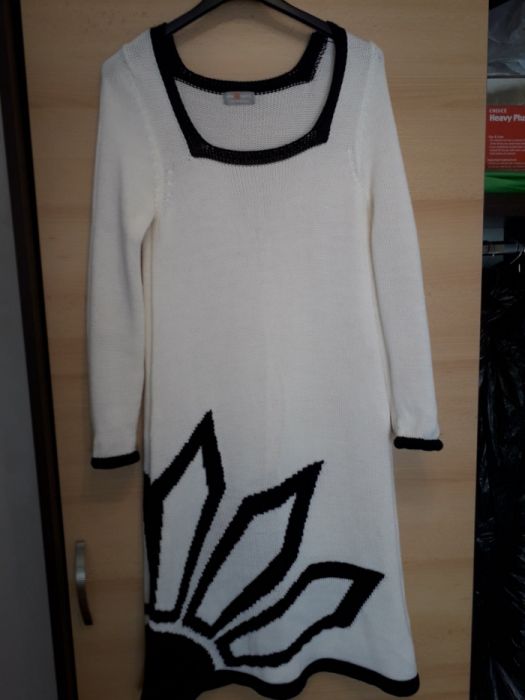 Rochita si costum Mos Craciun