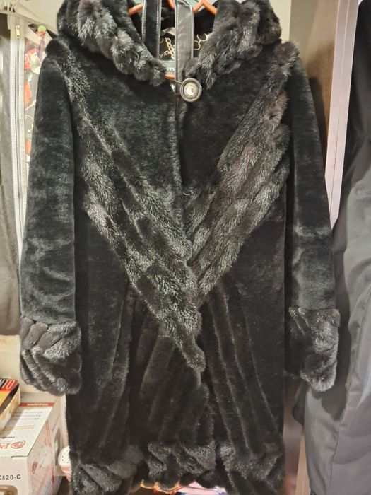 Одежда женская  зимняя