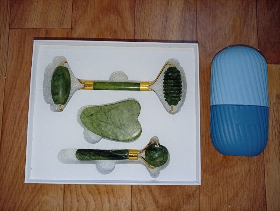 Продается Гуаша набор+айс роллер