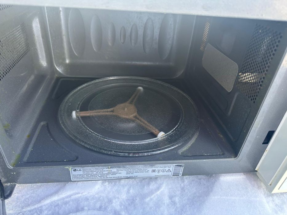 Продам микроволновку LG