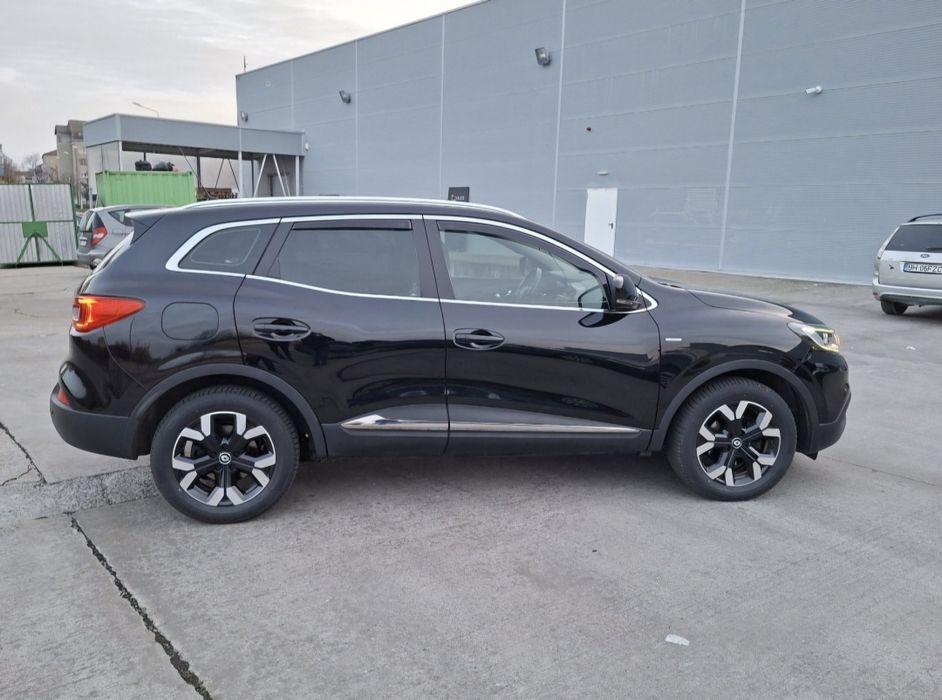 -Vând Renault Kadjar 1.33 benzină cu 52.000 km și Garanție-