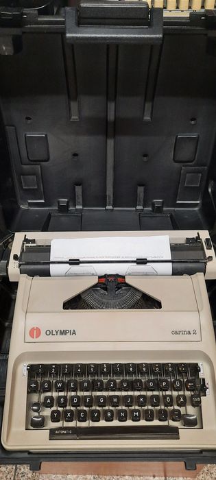 Mașină de scris  Olympia Carina 2 impecabilă