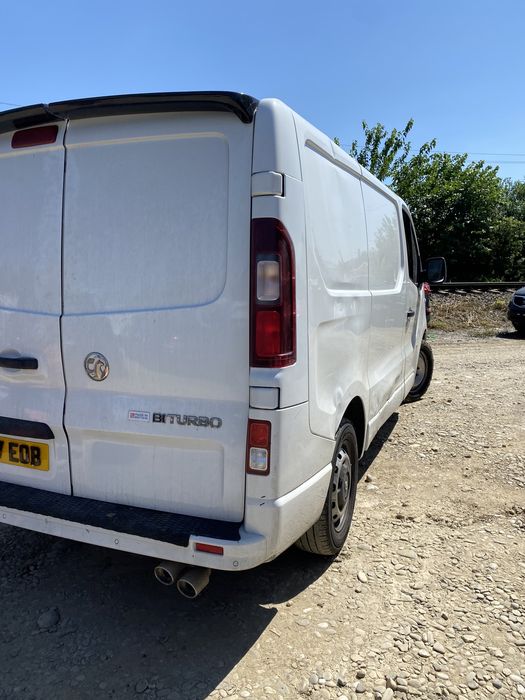 Fuzetă stânga față Opel Vivaro 1.6 cdti 2017