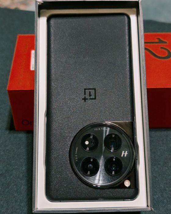 One Plus 12 256 gb Ram 12 5G