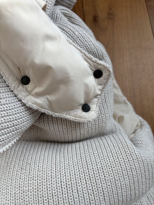 B*C елек с подвижна качулка