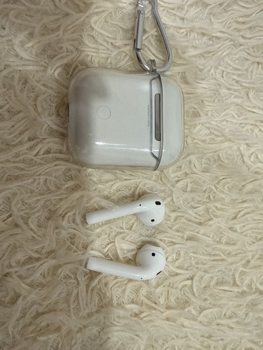 Безпроводные наушники Airpods