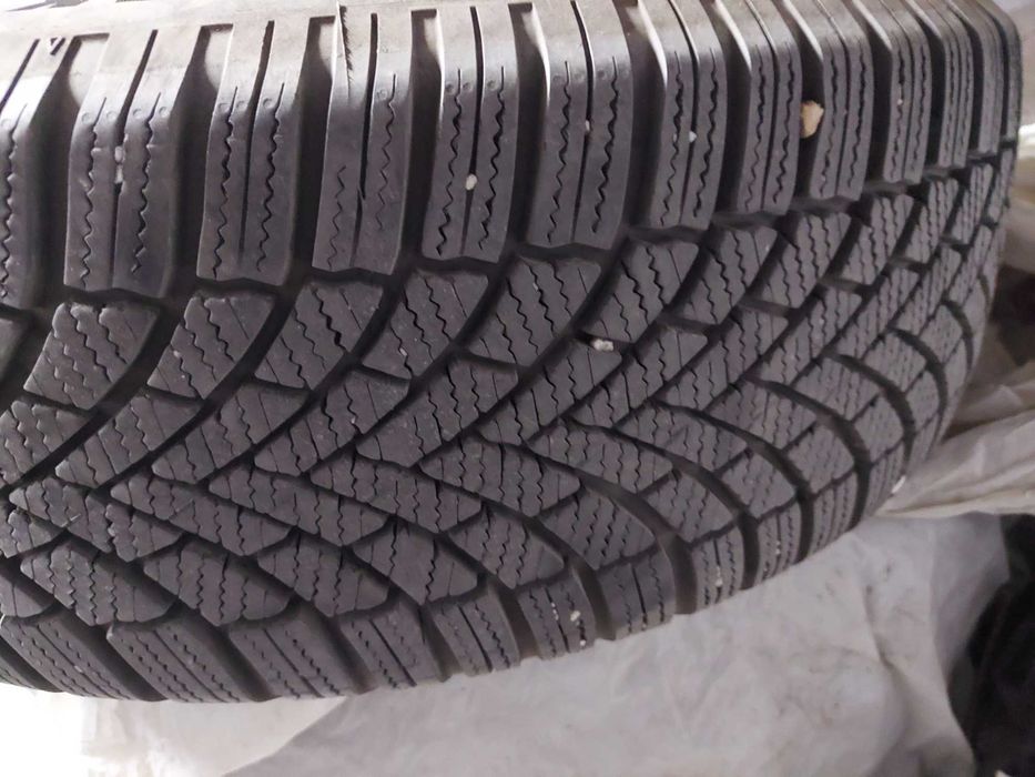 Зимни гуми BRIDGESTONE 205/60 16