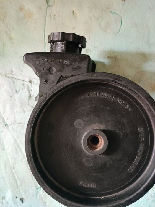 Mercedes хидравлична помпа w211 w203 om271