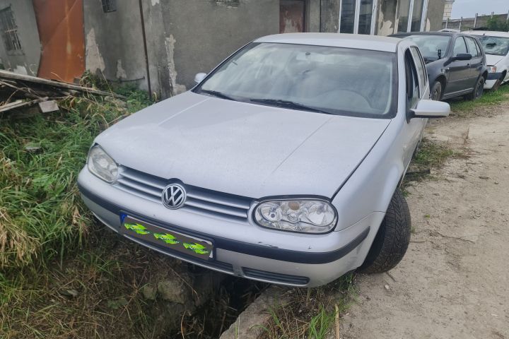 Capac far stanga Volkswagen VW Golf a 4-a generatie